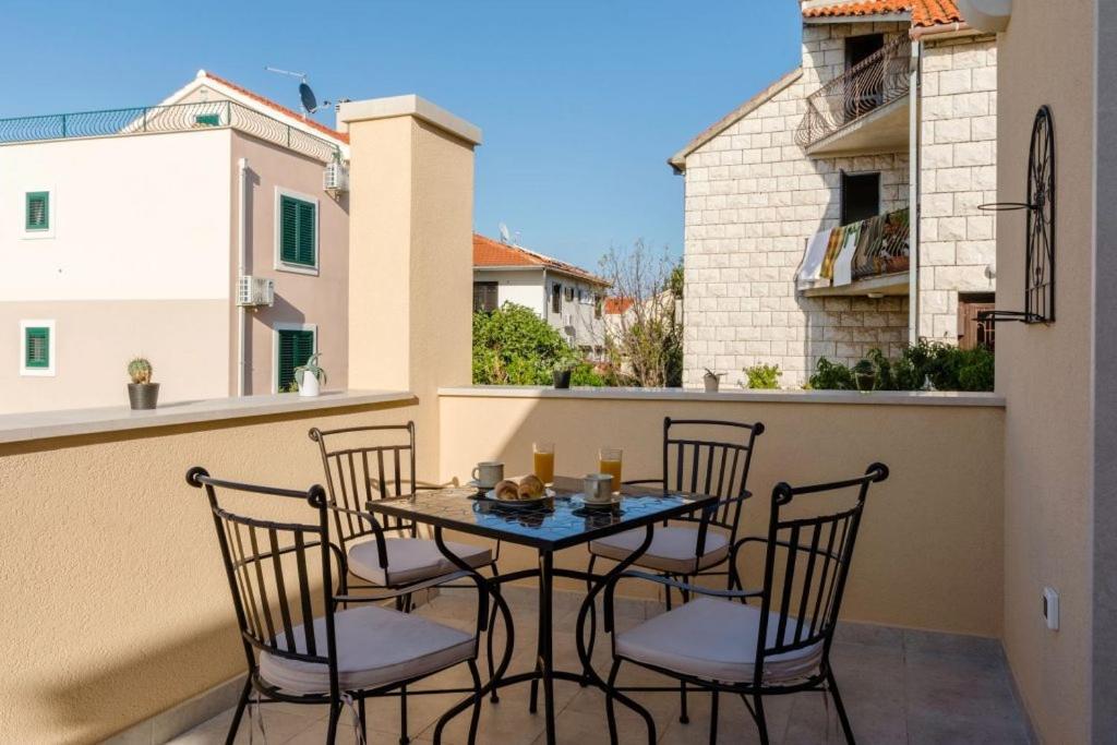 Apartments With A Parking Space Supetar, Brac - 16294 Luaran gambar