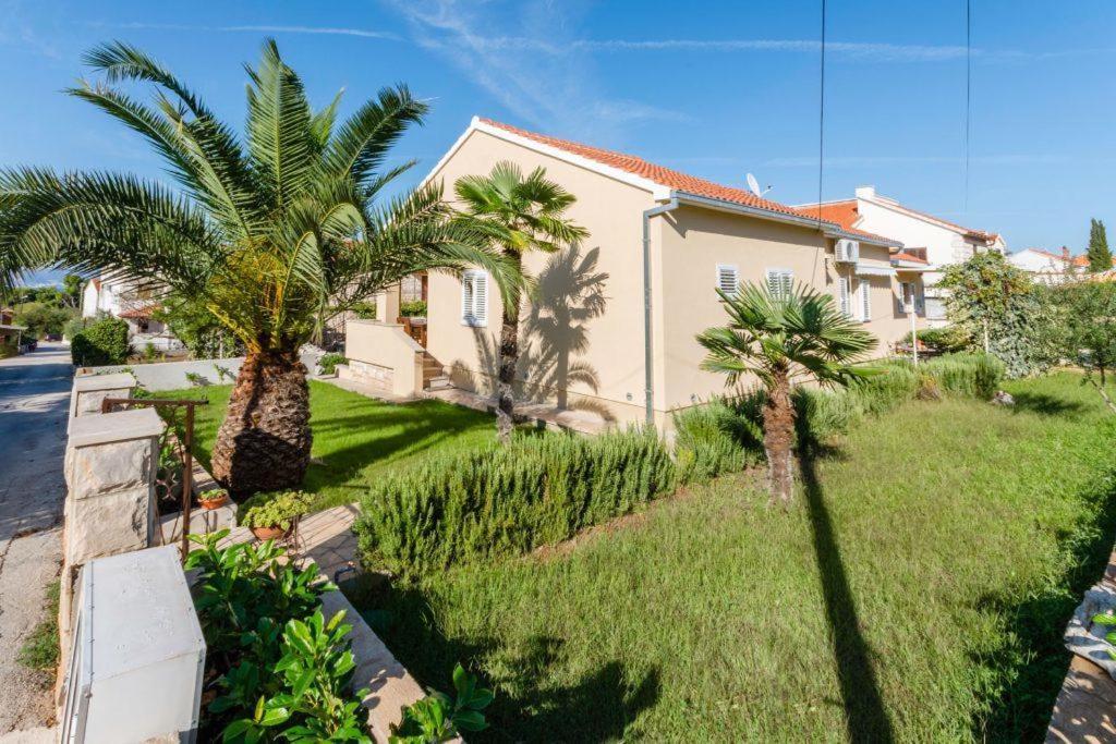 Apartments With A Parking Space Supetar, Brac - 16294 Luaran gambar